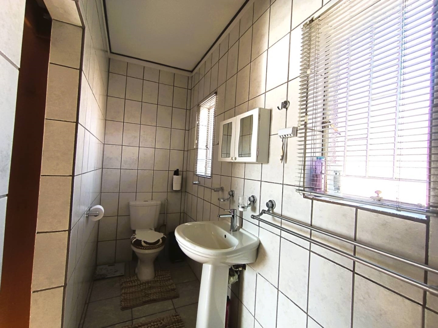 5 Bedroom Property for Sale in Hospitaalpark Free State